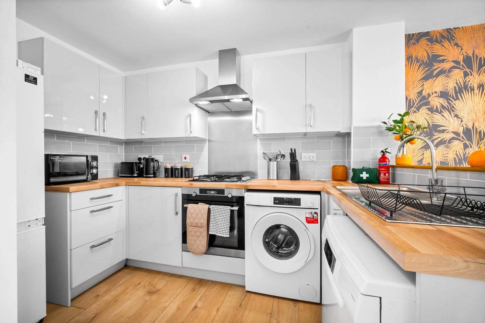 Luxury City Centre 5 Bed House With En-Suite, Bbq, On-Site Parking By Azura Nights Birmingham Exterior photo